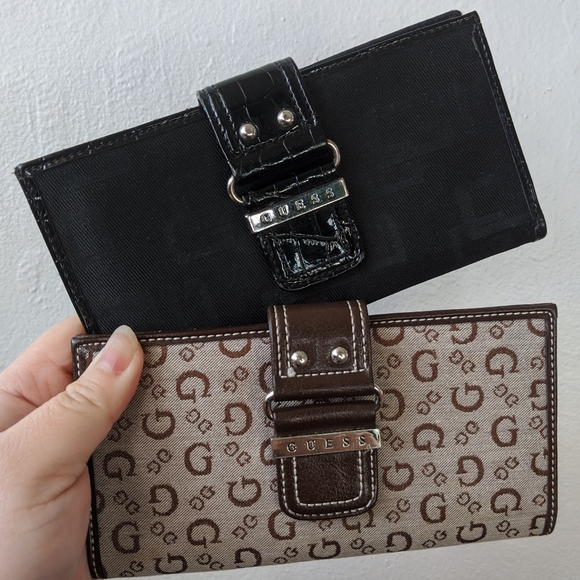 GUESS Wallets - Picture 1 of 6